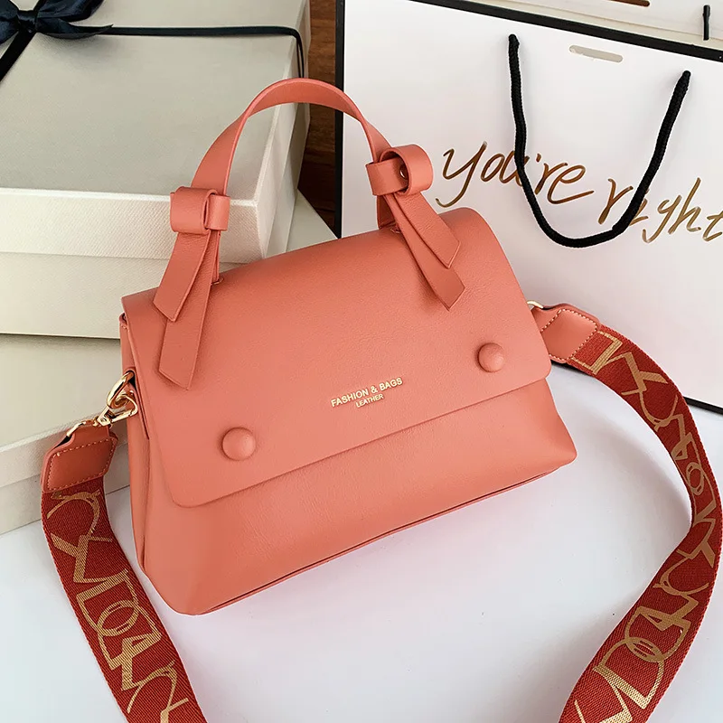 

2021 Summer Western Style New Retro Texture Wild Simple Ladies Hand-Held One-Shoulder Crossbody Square Women Niche Designer Bag