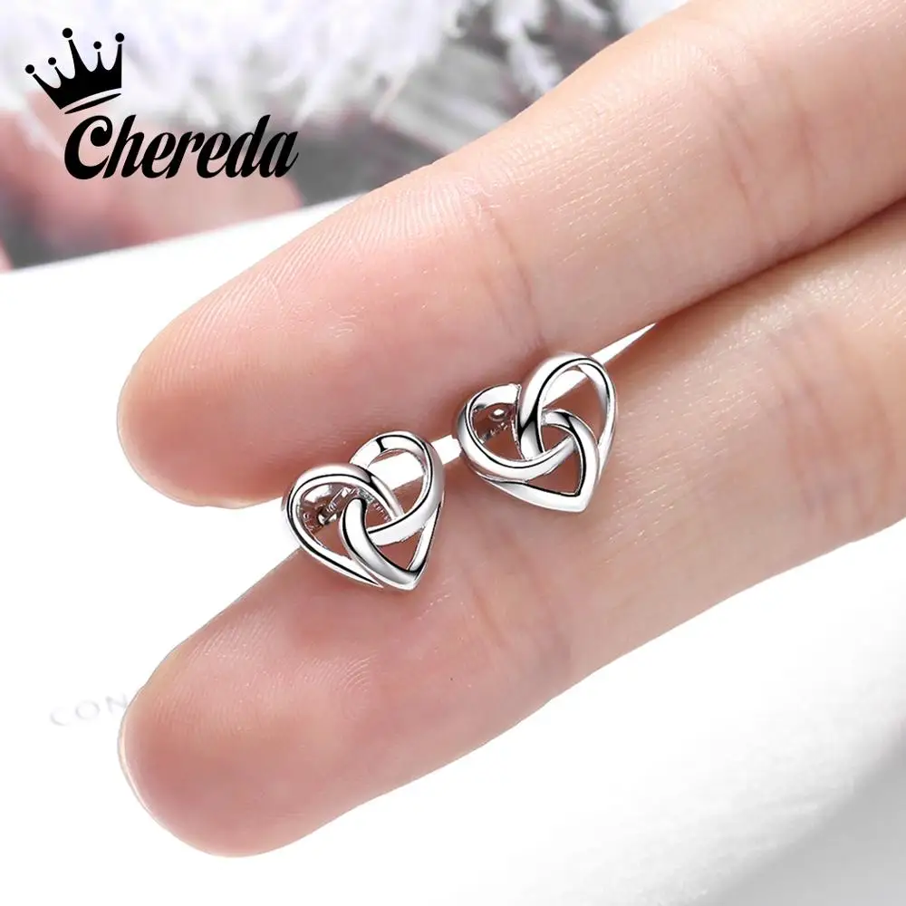 Женские серьги пусеты Chereda серебристые вечерние в виде сердца для