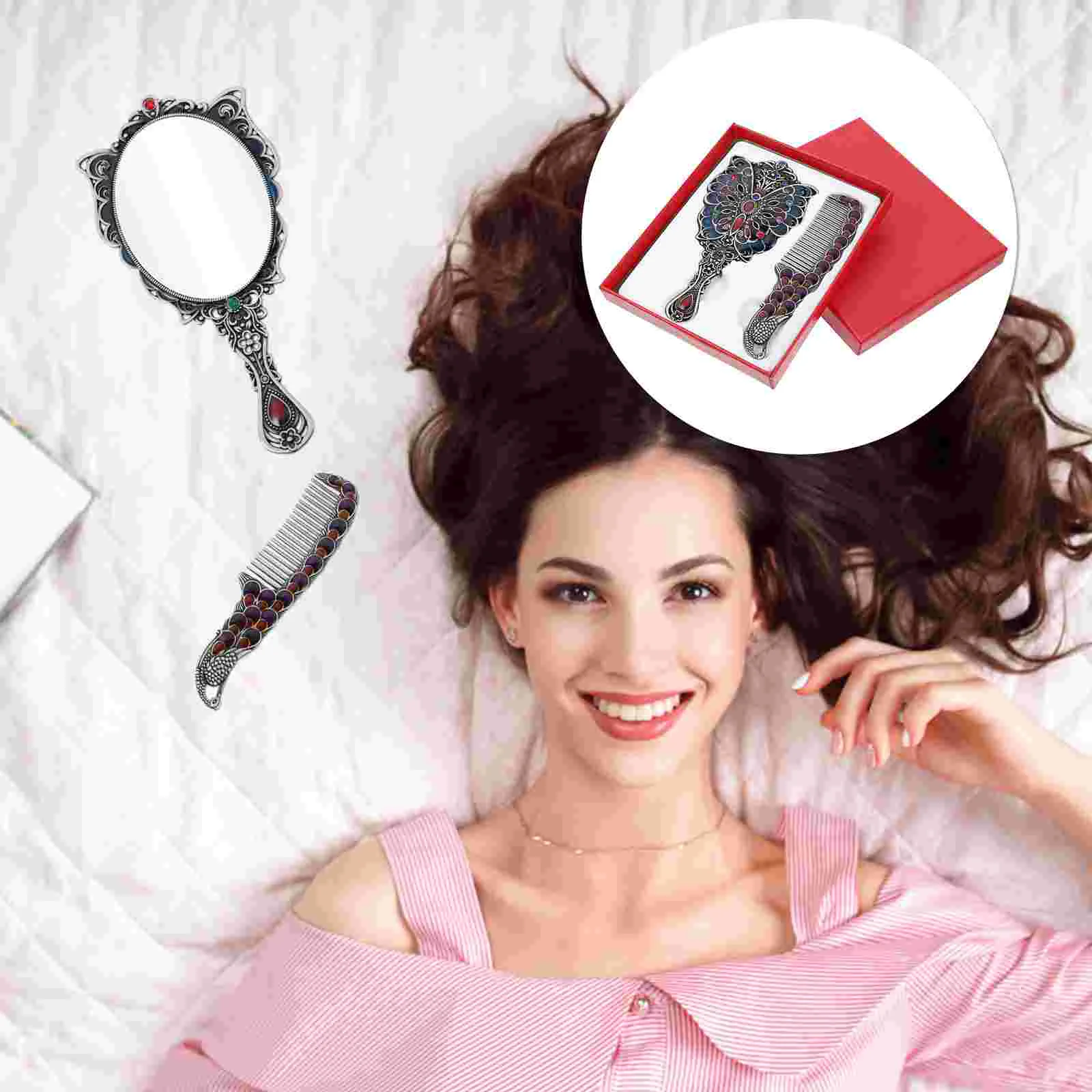 

Винтажное портативное зеркало для туалетного столика