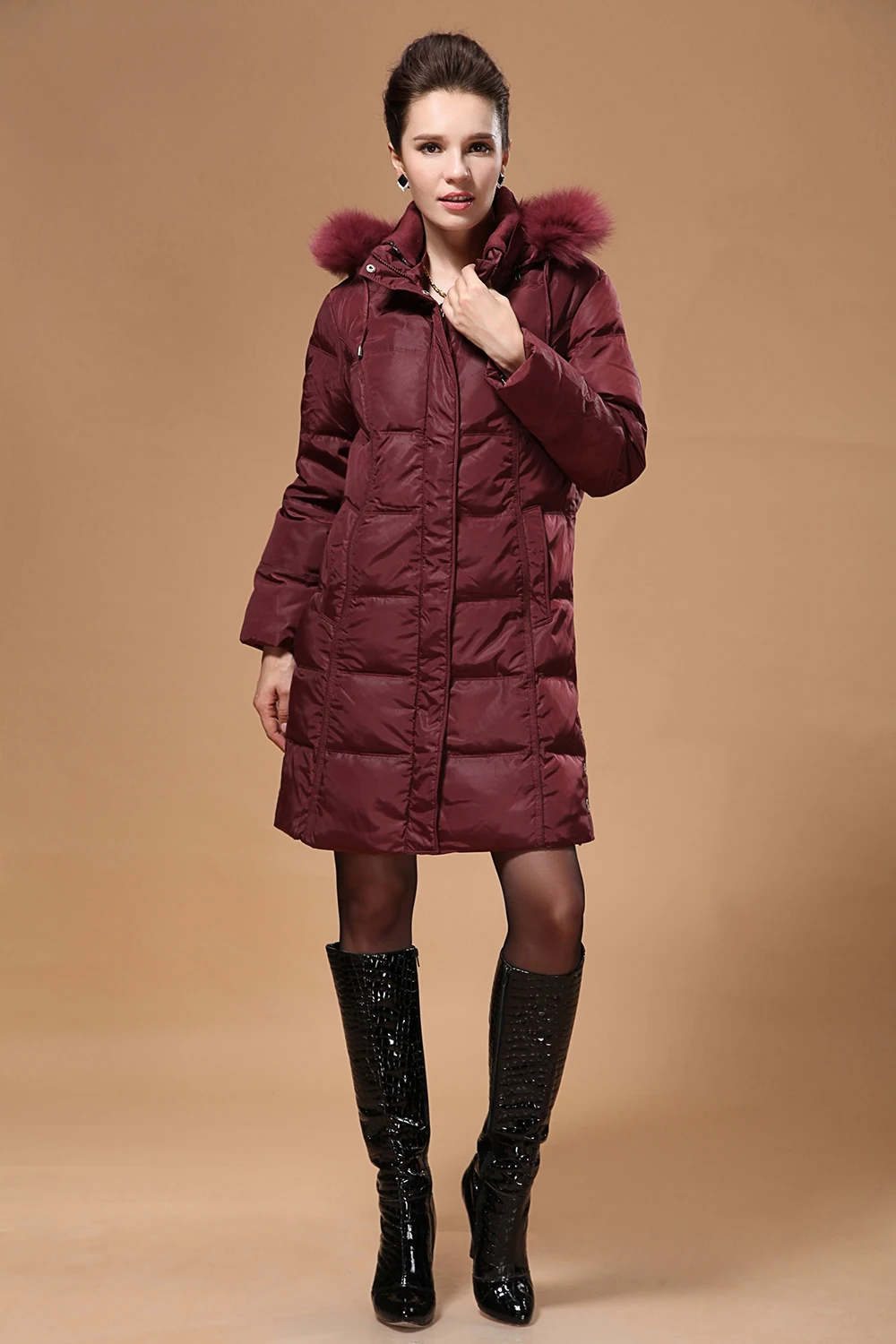 Женская парка на утином пуху теплая зимняя куртка с капюшоном и воротником из
