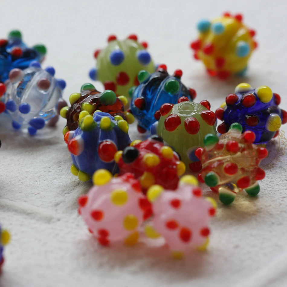 

Стеклянные бусины с лампой в горошек 14x11 мм (G332), 2 шт.