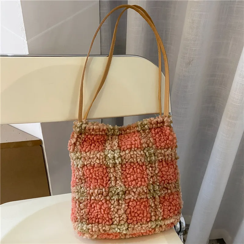 

Trendy Color Plaid Handbag Fashion Large Capacity Plush Tote Bag All-match Ladies Shoulder Bag