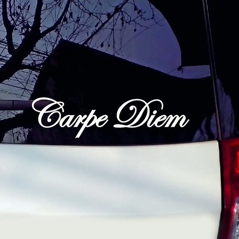 Наклейка для автомобиля с отражающимся апликацией с надписью "Carpe Diem"