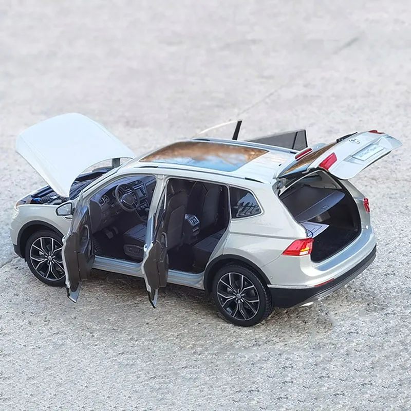 Модель автомобиля Tiguan L 1:18 оригинал Volkswagen модель TIGUANL2017 имитация | Игрушки и хобби