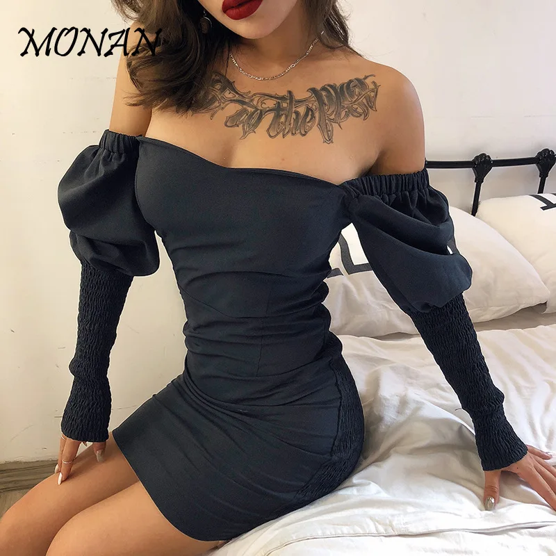 Сексуальное сатиновое мини платье с длинным рукавом буфами и вырезом лодочкой