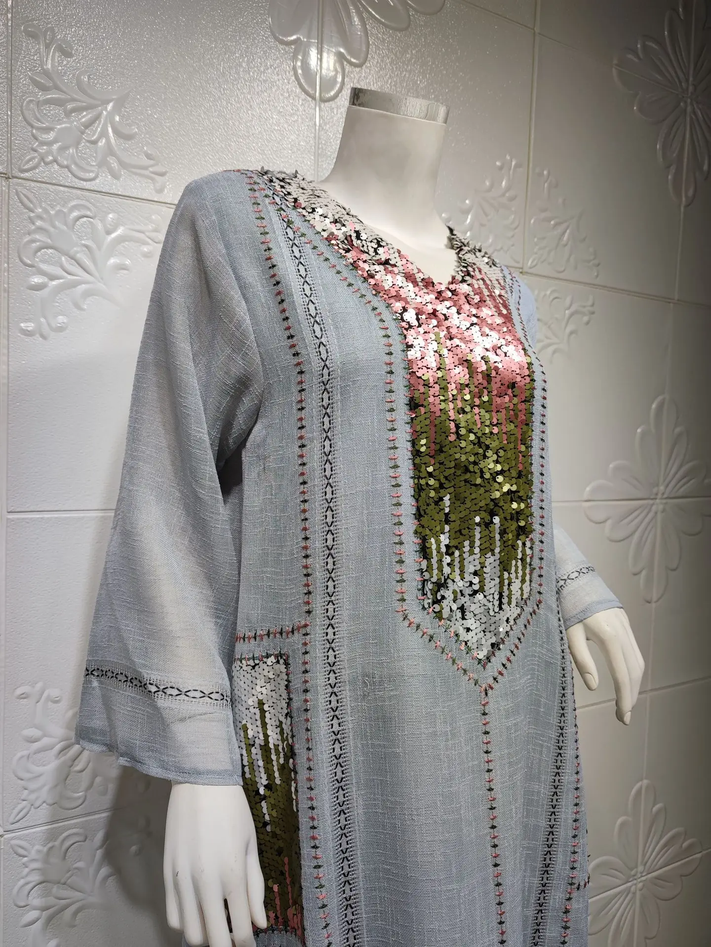 

Muslim Ladies Dresses Spring Autumn The New Fashion Loose Simple Designer Elegant Best Sellers Embroidered Beads V-neck