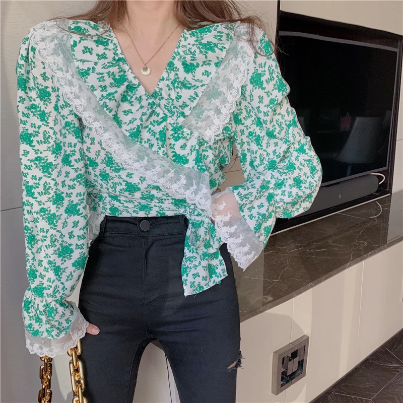 

Casual Lace Splice Women's Blouses Sexy V-Neck Lantern Long Sleeve Lace Up Bandage Shirts For Female Fashion 2021 Clothing