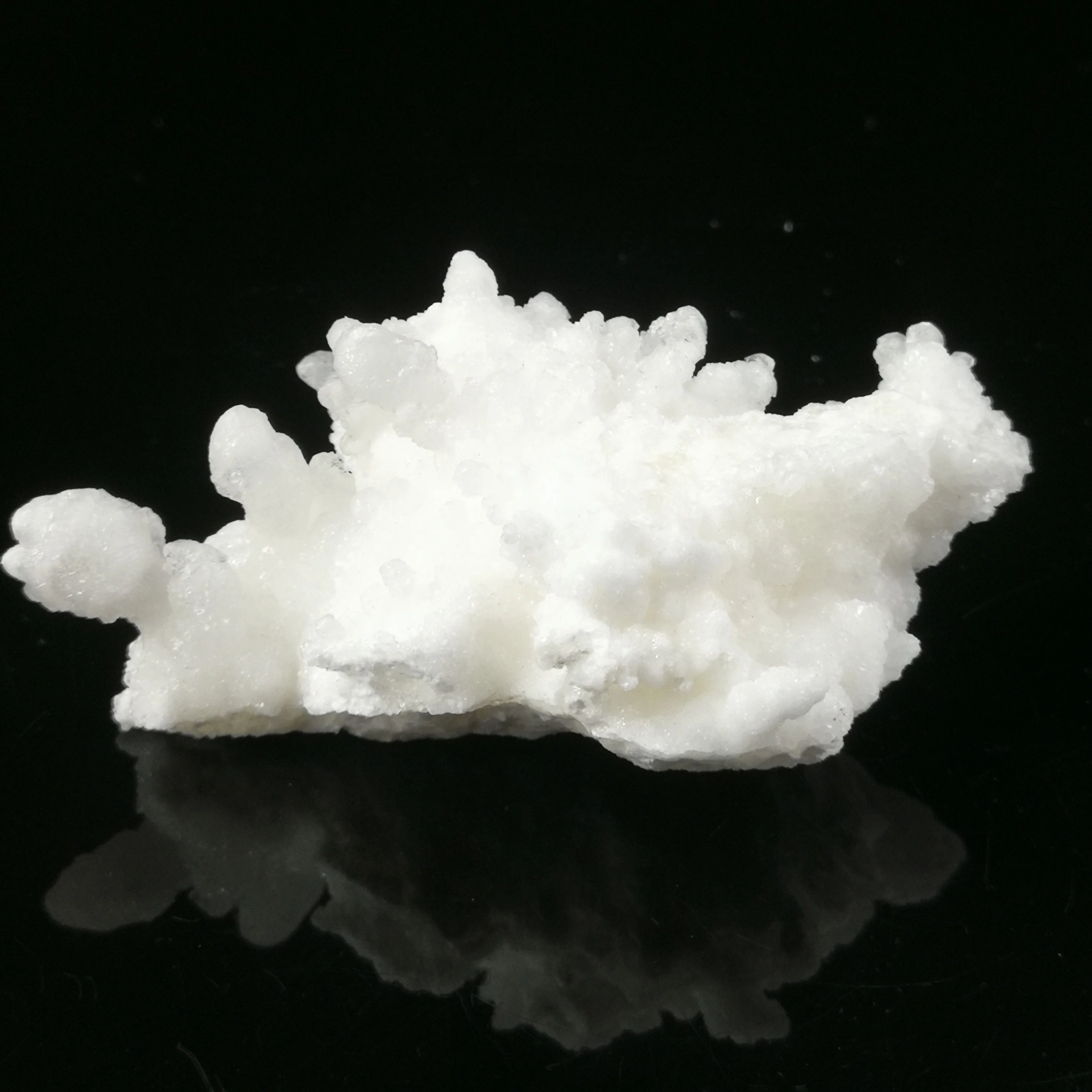 

64.1gNatural hydrozincite, mineral specimen, household ornament