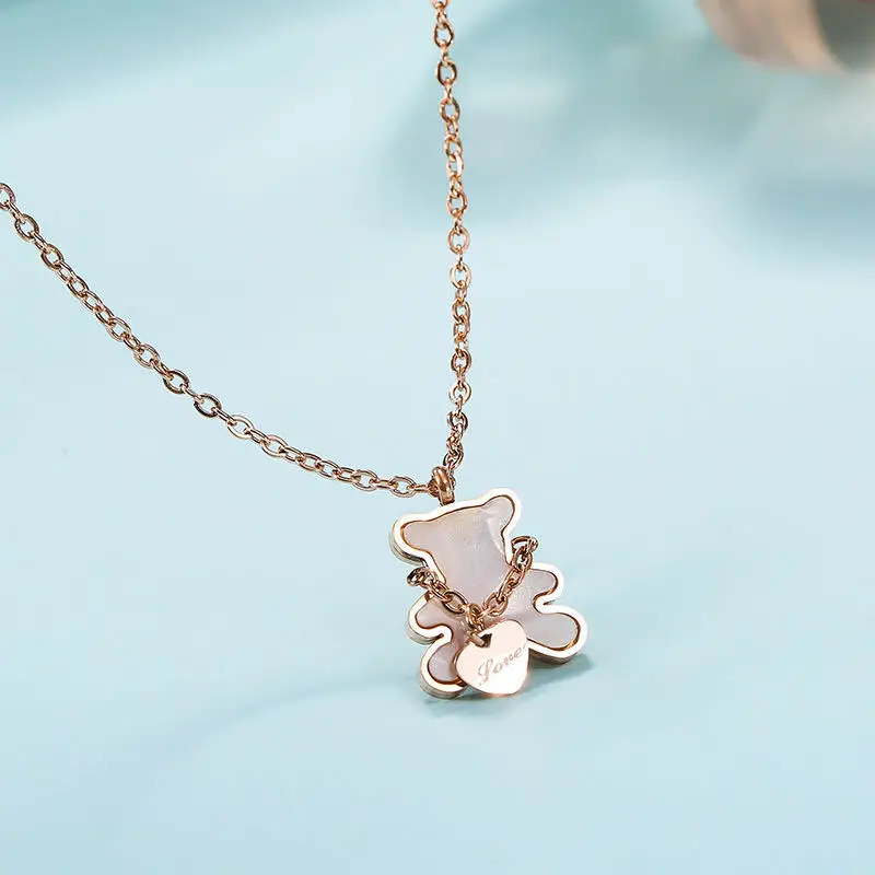 

White Fritillary Bear Titanium Steel Necklace Female Unfading Lovely Stall Rose Gold Clavicle Chain Net Red Pendant Necklaces