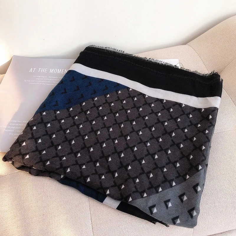 2019 Autumn Cotton Geometry Print Fringe Bandana Scarves Shawls Triangles Pattern Square Muffler Hijab Wrap10pcs/LOT Wholesale |