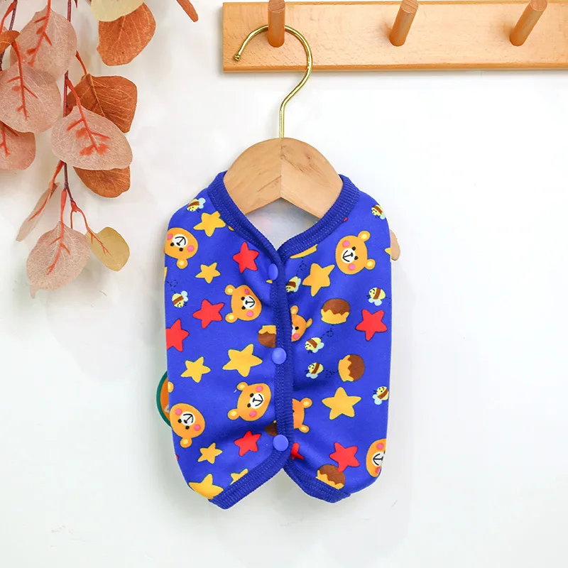 Теплый жилет для собак на осень и зиму мягкая удобная домашняя одежда с принтом