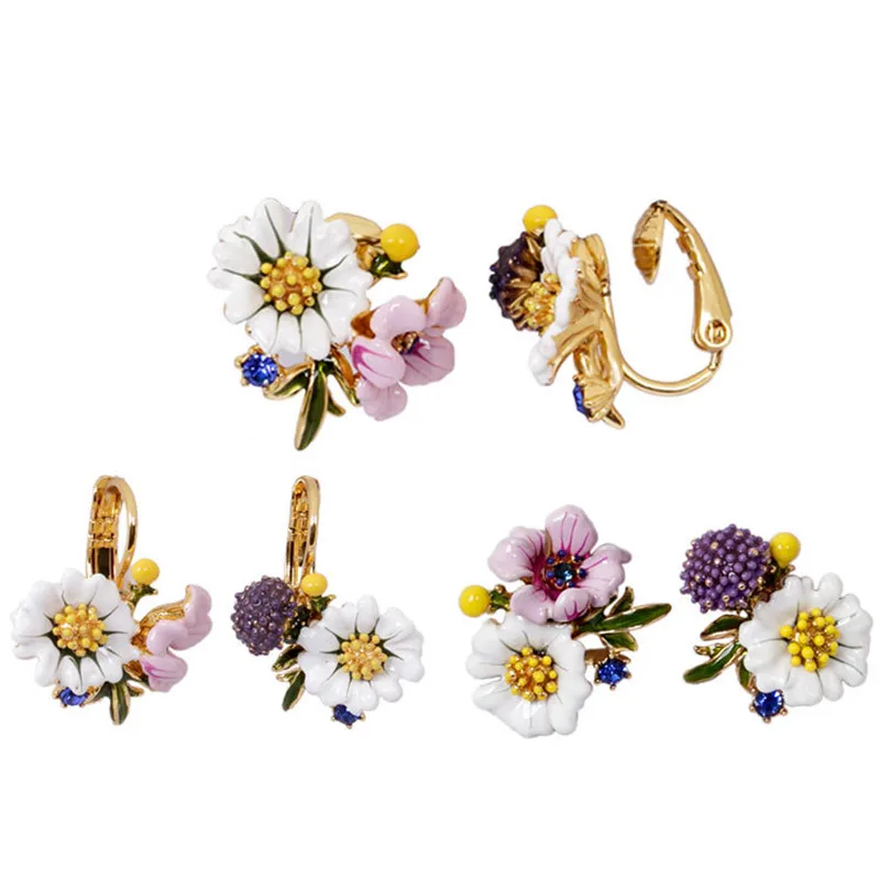 

New Product Romantic Pastoral Flower Series Enamel Color Glaze White Daisy Pollen Flower Asymmetrical Stud Earrings Mixed Batch