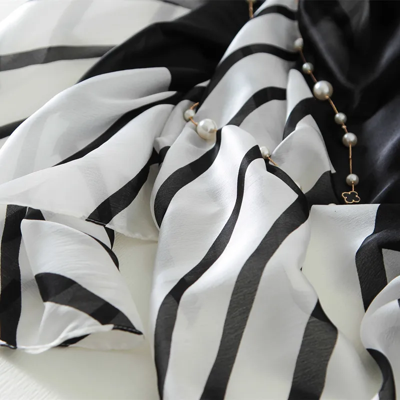 Новый дизайн черный/белый полосатый шелковый шарф для женщин модная Роскошная