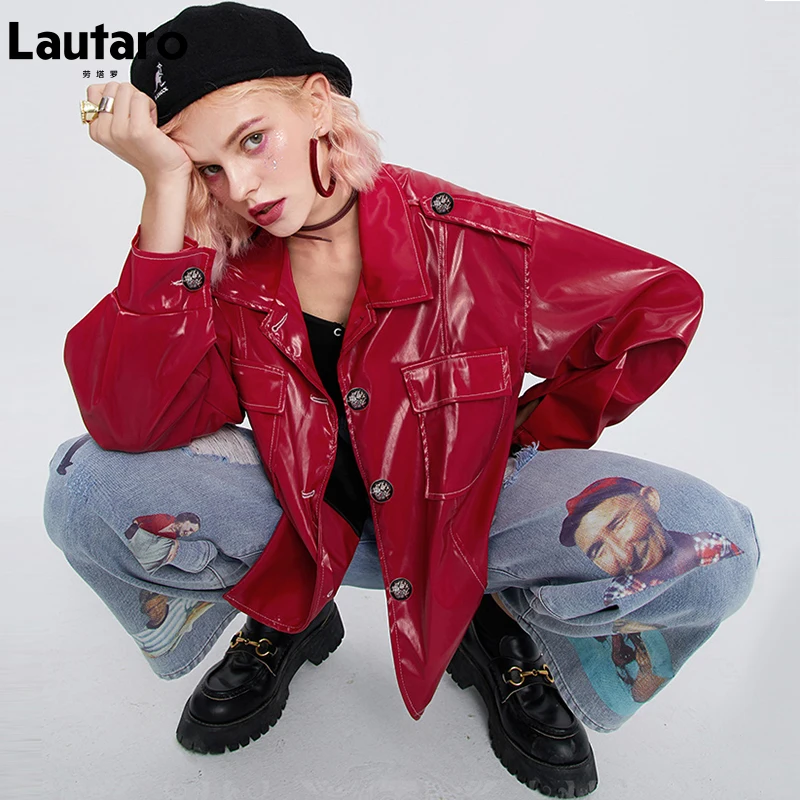 

Lautaro Осенняя блестящая светоотражающая куртка из лакированной кожи для женщин с карманами на пуговицах с длинным рукавом Y2K верхняя одежда ...