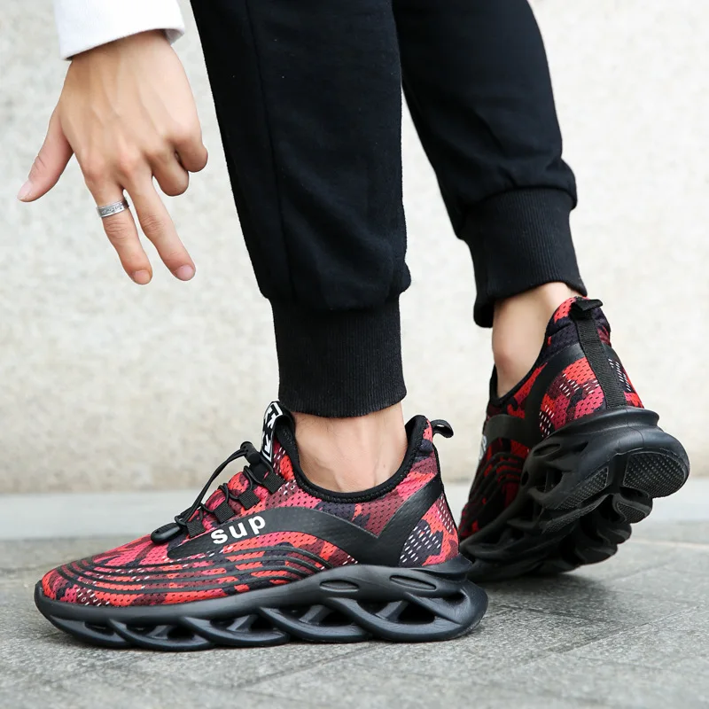 

Large stock 2021 autumn men's flying woven shoes elastic belt sports style casual shoes non slip low heel