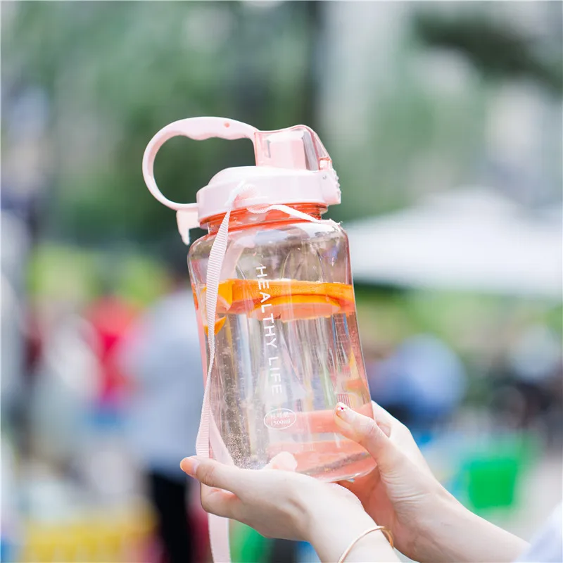 Новые BPA бесплатные бутылки для воды на открытом воздухе 1,5 л большая емкость пластиковая Спортивная бутылка с соломинкой и слингом фитнес Герметичная Бутылка