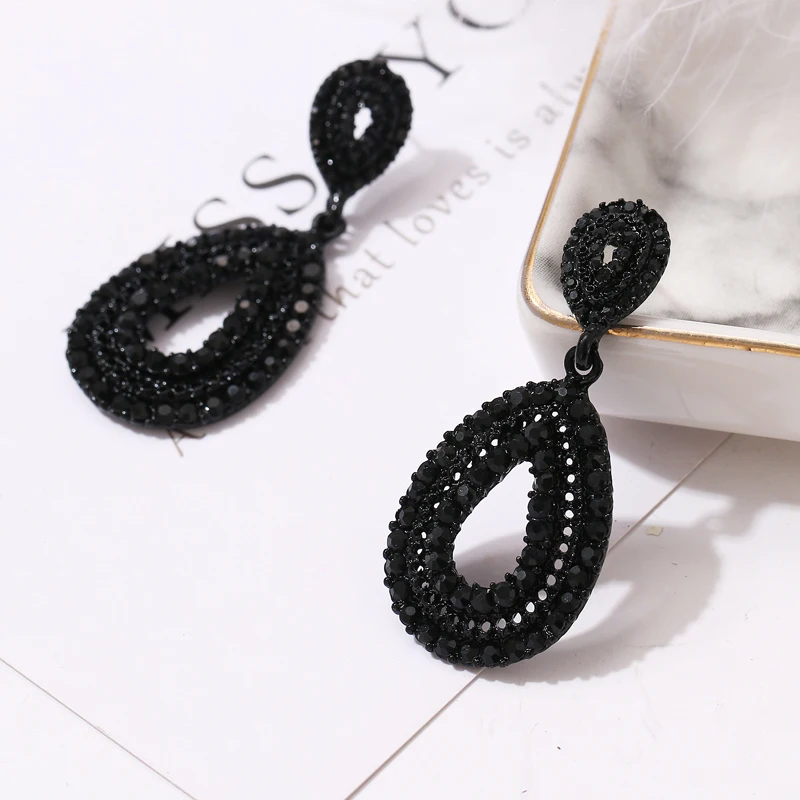 

2019 Z new black drop-shaped middle hollow black rhinestone stud earrings birthday party gift free shipping
