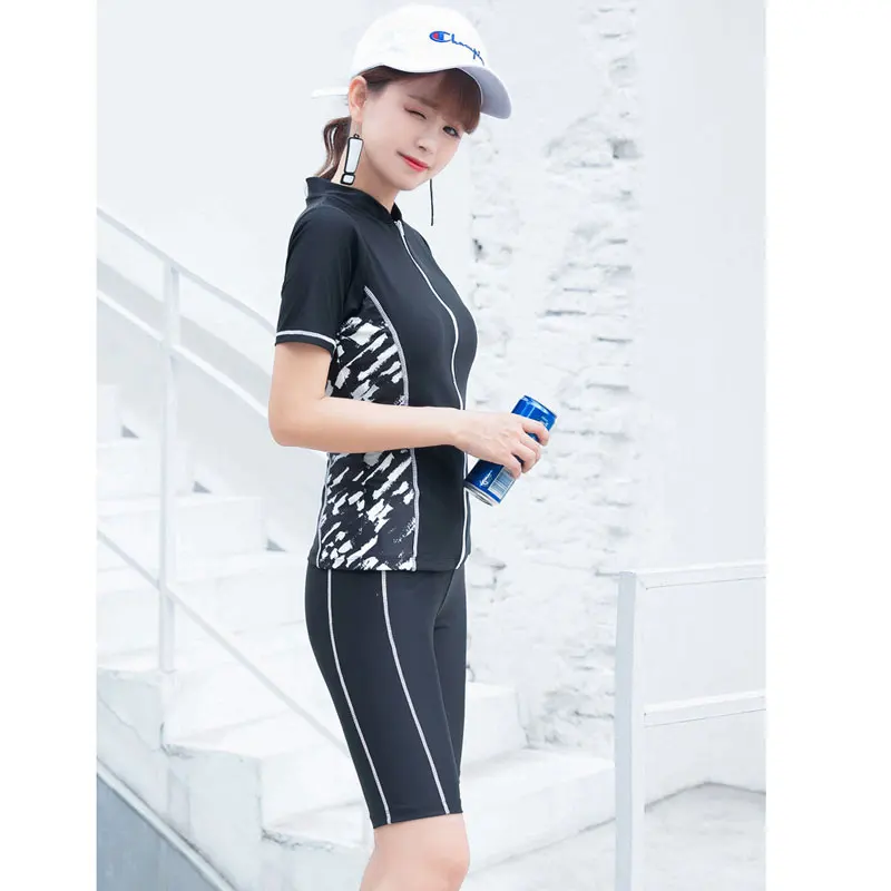 Женский костюм из двух частей с коротким рукавом и защитой от ультрафиолета на