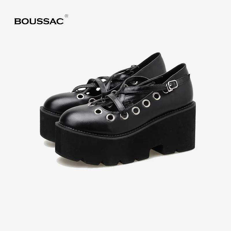 Женские туфли с заклепками Boussac черные на платформе в стиле панк пряжкой и