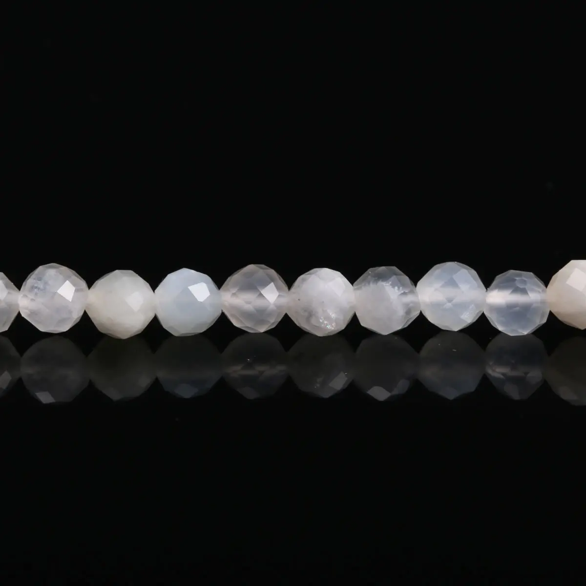 

Natural Gem Stone White Moonstone Beads 4mm Faceted Round Loose Spacer Beads for Jewelry Making Necklace DIY Bracelet