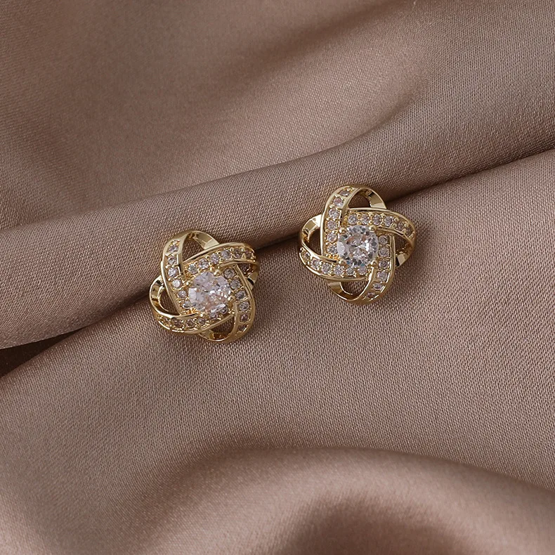 

Fashion Metal Copper Rhinestone Hollow Earrings Women's Popular Simple Stud Earrings Party Accessories