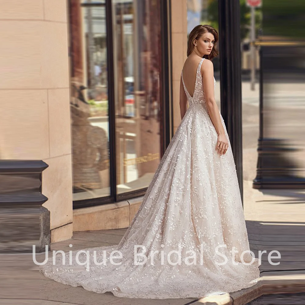 

A-Line Lace Wedding Dress Deep V-Neck Sleeveless Backless Appliques Court Train Bridal Gowns 2021 Vestido De Noiva