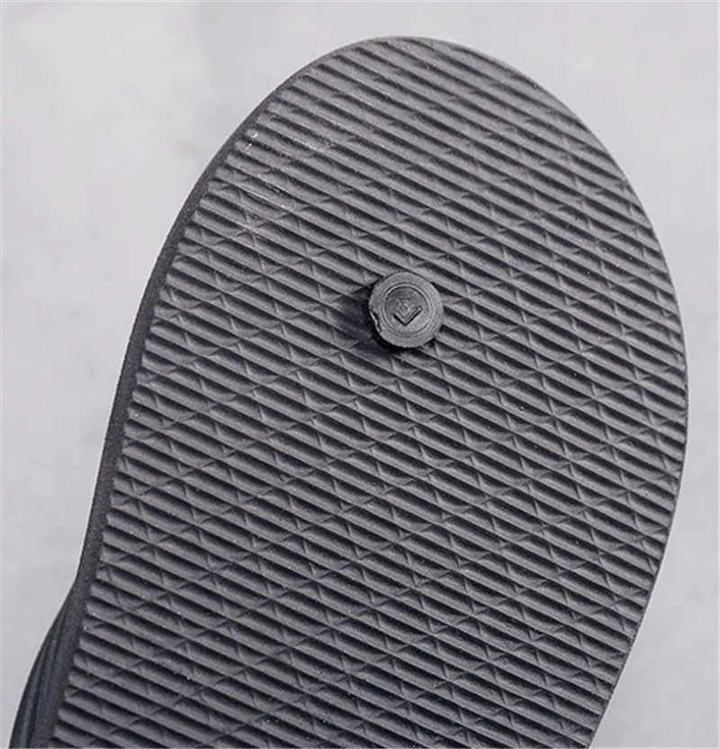 

2021 Summer New Flip Flop Man Shoe Outside Korean Fashion Non-Slip Casual Sandals Slippers Men's Beach Shoes