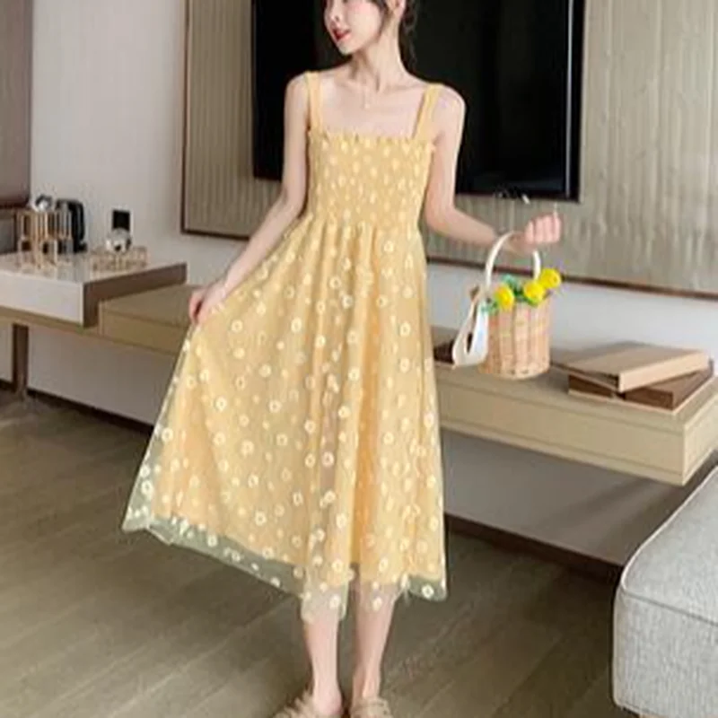 

Dress Women Sleeveless Retro Fashion Summer Daisy Print Mid-calf Female DressesStreetwear Spaghetti Net Yarn Party Slash Neck