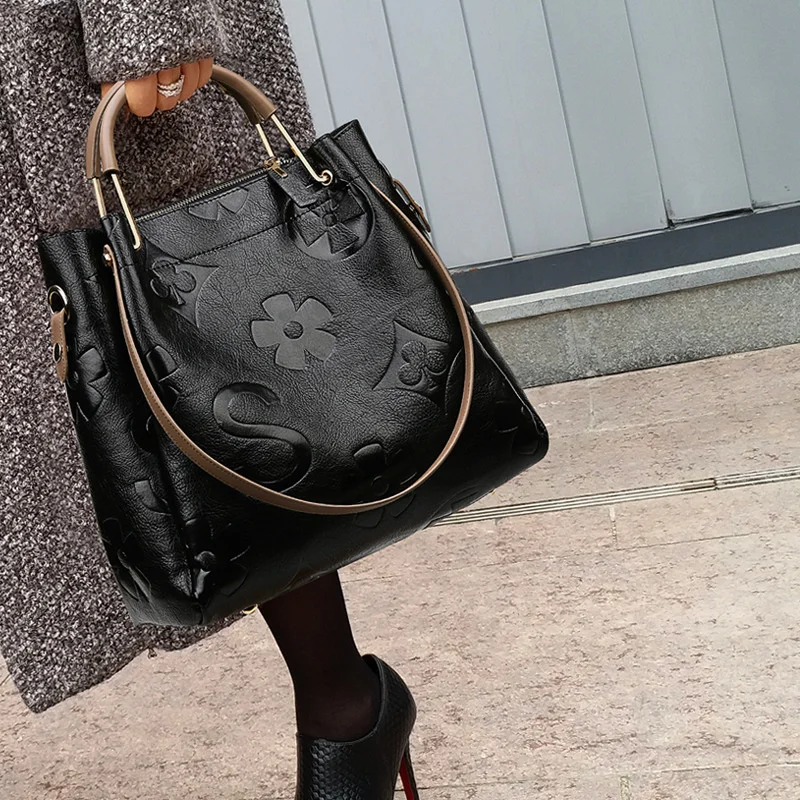

Women's bag fashion atmosphere women's bag 2020 new style messenger bag women's large capacity bucket bag women's one shoulder