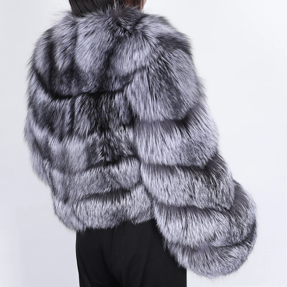 Женская короткая шуба из натурального Лисьего меха зимняя