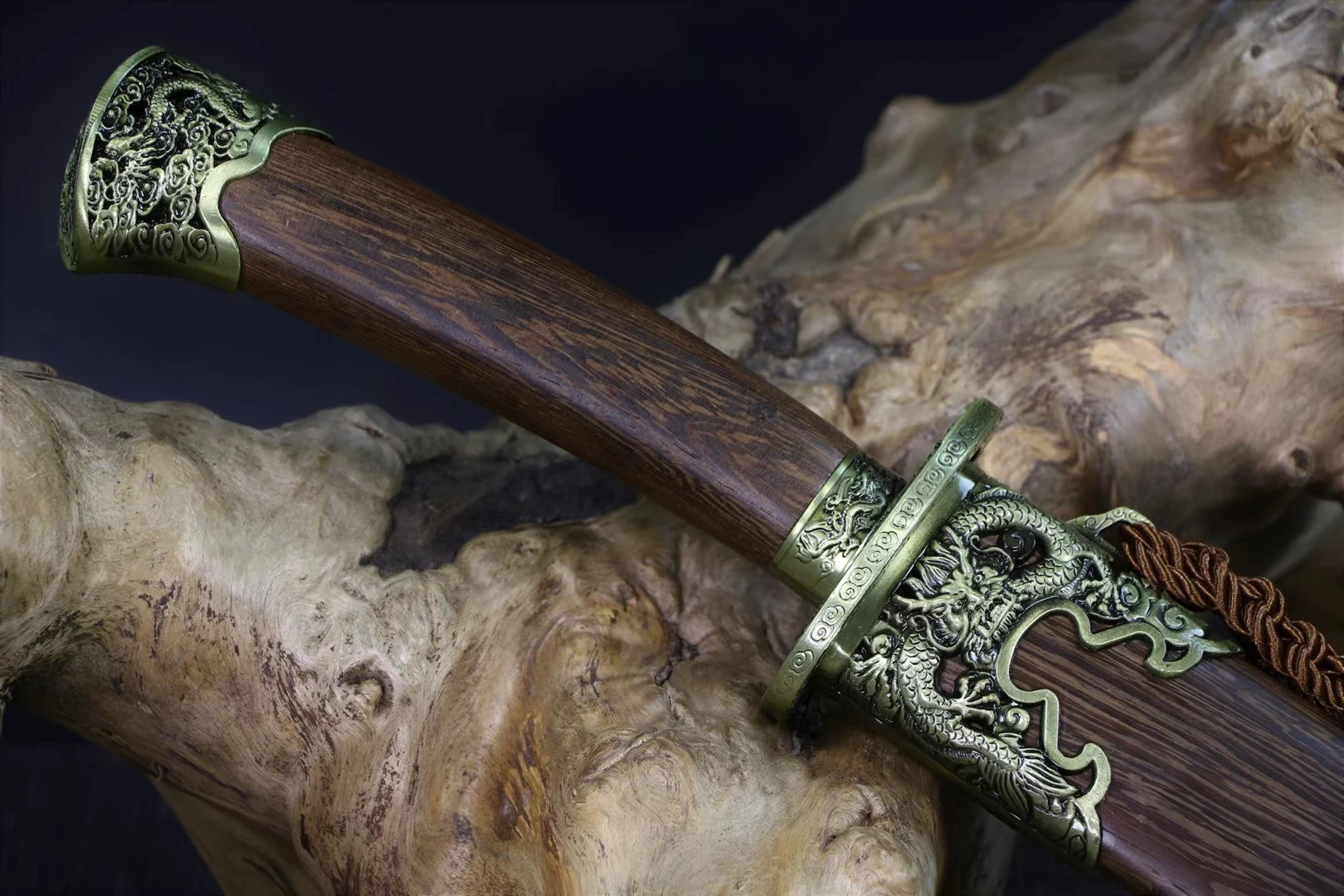 

Quenched high carbon steel, hand forged and ground, Chinese knife decorated with dragon pattern outdoor self-defense