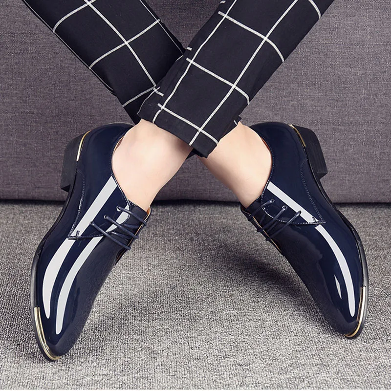 

Glamorous Patent Leather Men's Shoes Fashion Pointed Lace Up Soft Man Comfortable Wedding Footwear Flat Men Dress Shoes