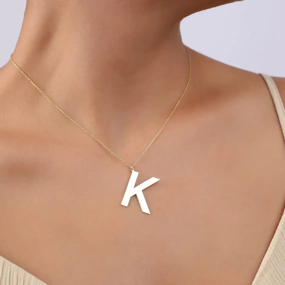 

Ожерелье с подвеской в виде буквы A-Z Initial для женщин, ожерелья с квадратным алфавитом из нержавеющей стали, ювелирные изделия в стиле хип-хоп,...