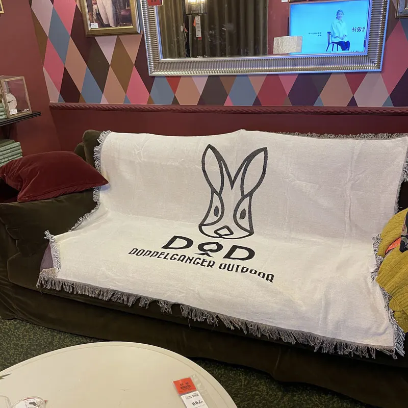 

130 * 160 CM Blanket Sofa Cover Camping Brand Mat Room Decor Outdoor Picnic Mat Textile Bed Cover Floor Mat