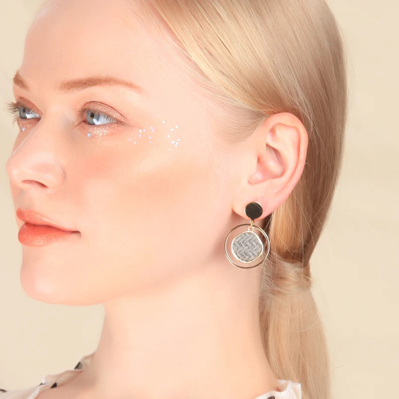 Модные металлические круглые серьги гвоздики женские в стиле ретро Джокер