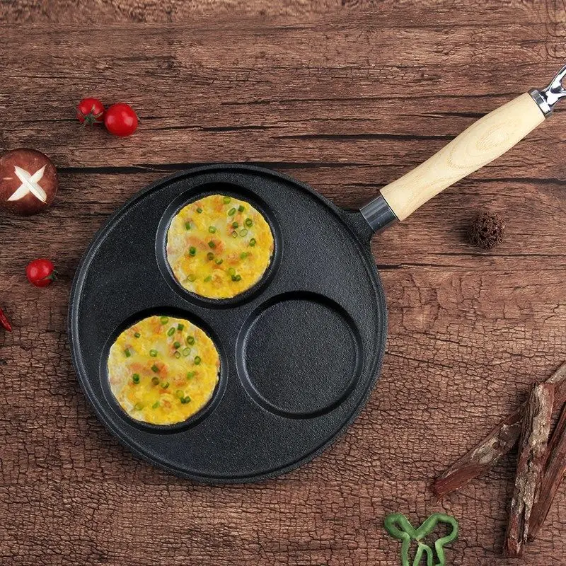 Чугунная сковорода с тремя отверстиями жареное яйцо без покрытия антипригарная