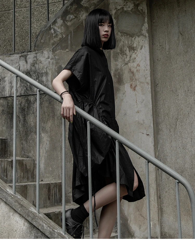 [EAM] New Spring Summer Lapel Short Sleeve Black Irreuglar Fold Split Joint Loose Shirt Dress Women Fashion Tide JX113