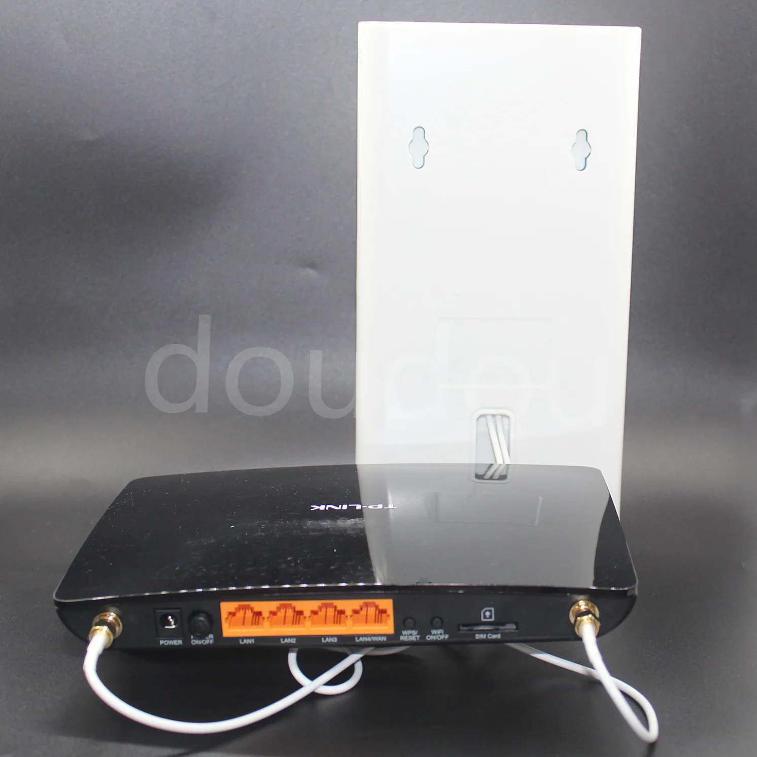 Беспроводной роутер новый TP-LINk Archer MR200 с антенной 4G CPE AC750 LTE 300 Мбит/с Cat4