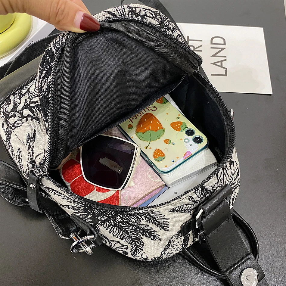 Женский маленький рюкзак с вышивкой Высококачественная кожаная сумка через