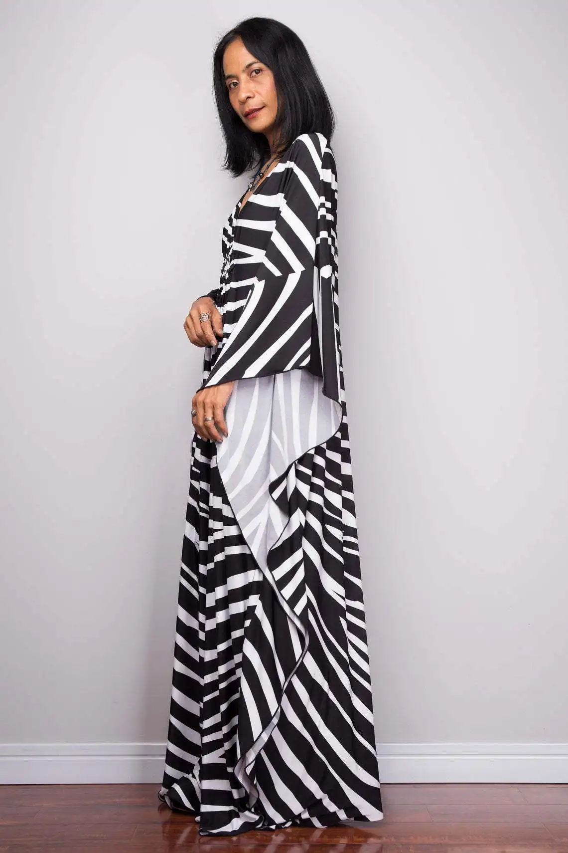 

2021 Summer New Women's Robe Holiday Striped Printed Dress Loose Sunscreen Tops Boho Beach Dress