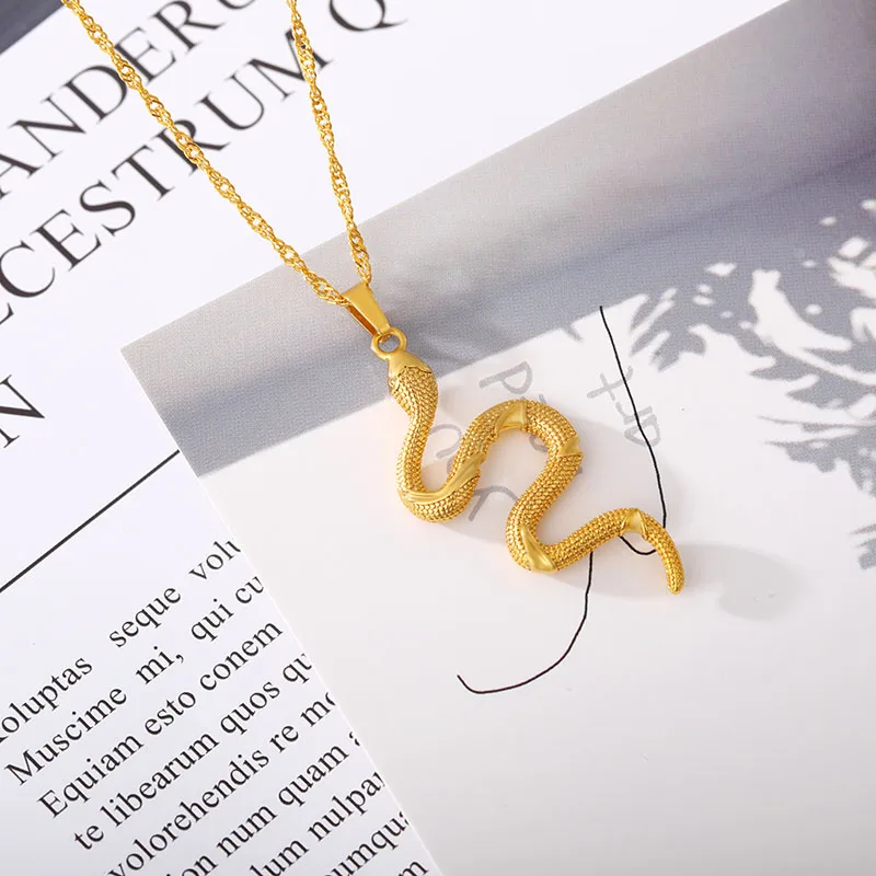 Женское ювелирное изделие в виде змеи колье из нержавеющей стали под золото змея