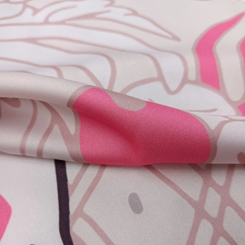 V-образное Брендовое платье атласная Модная ткань из полиэстера с принтом