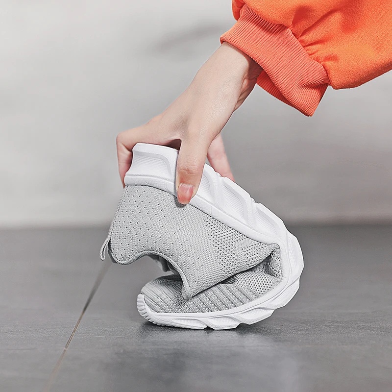 Теннисные туфли для мужчин и женщин черные серые белые спортивные кроссовки