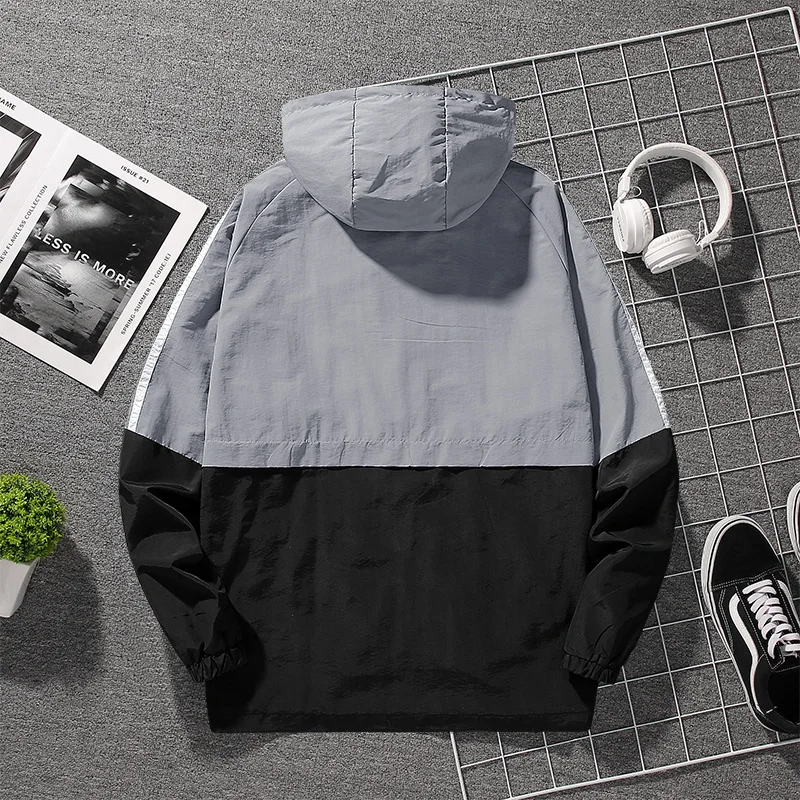 Бомбер мужской с капюшоном повседневная приталенная тонкая куртка на молнии в