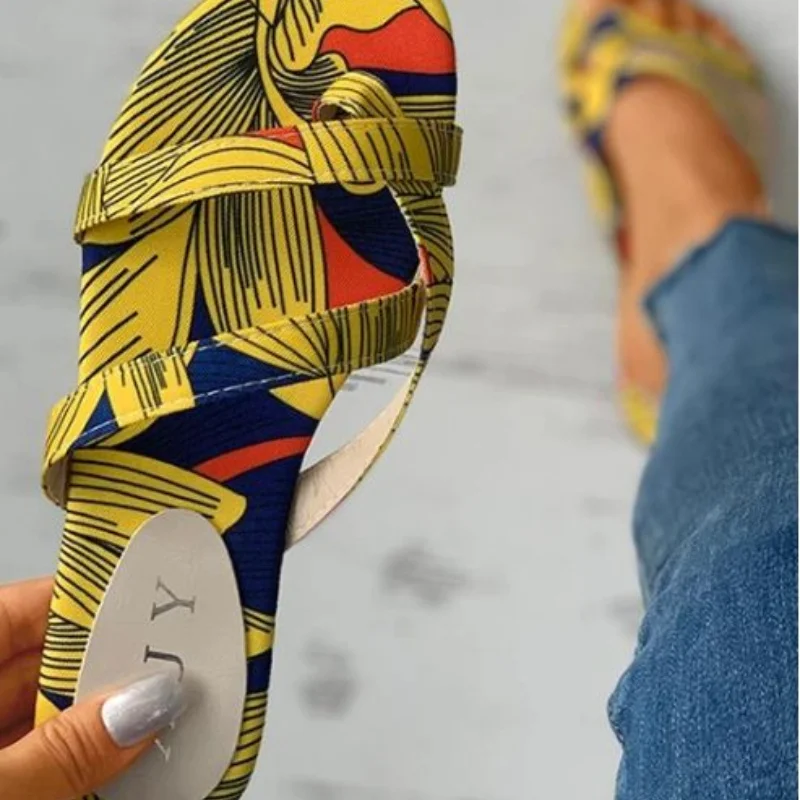 

2021 New Summer Wear Fashion Versatile Flip Flop Women's Flat Slippers Beach Shoes Roman Net Red Cool Slippers Women 5KE170