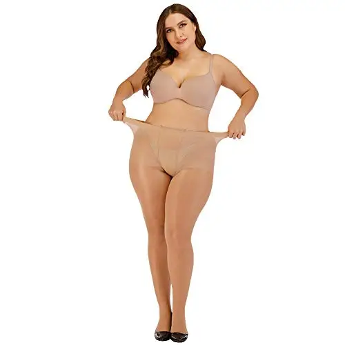 Трусики мен колготкидегі жетілген әйелдер