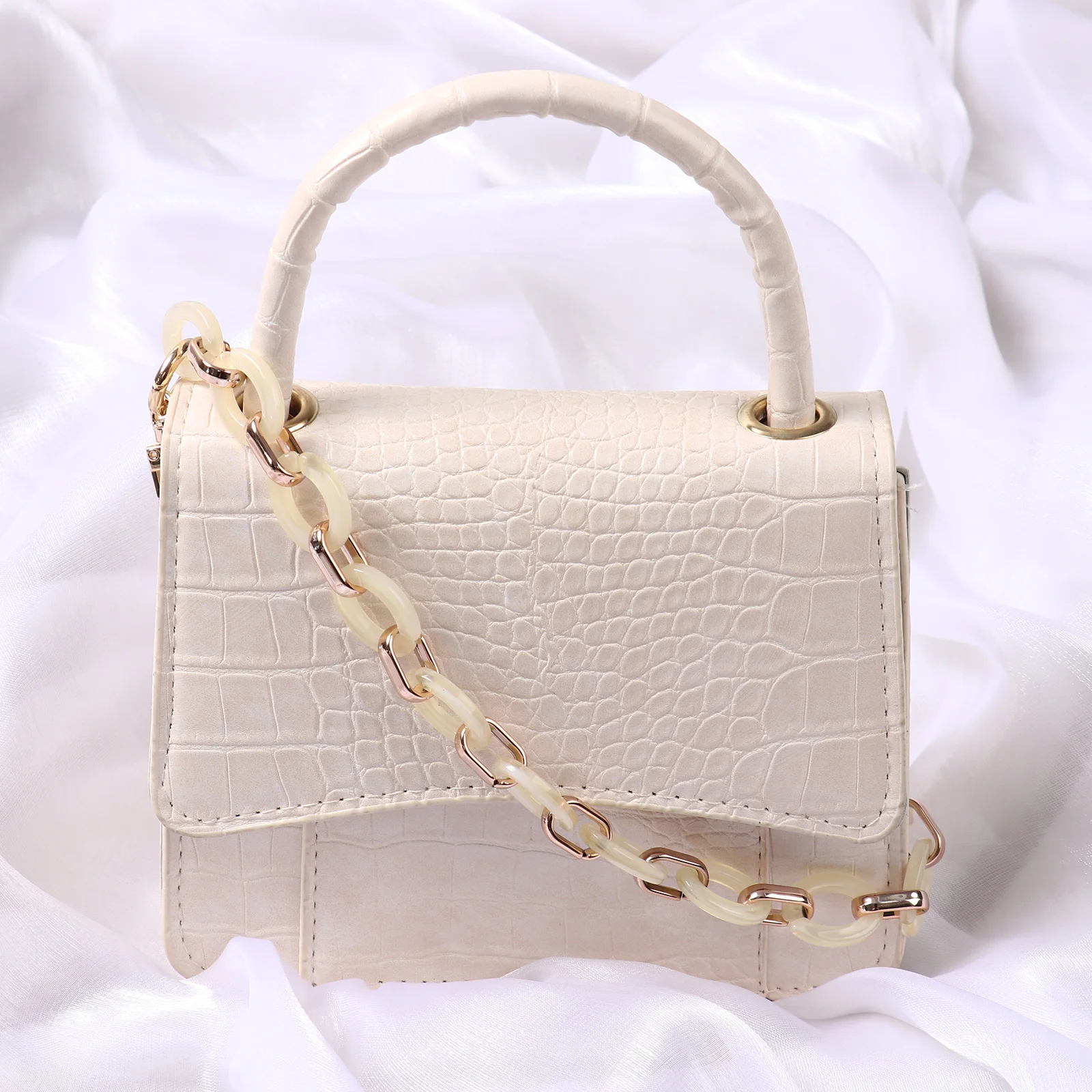 Цепочка клатч женская из акриловой смолы модный аксессуар для нежных сумок