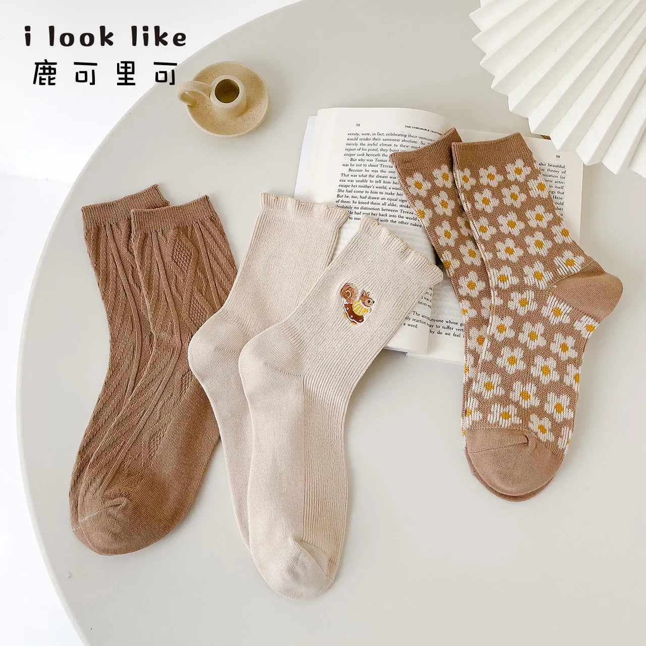 

2021 Winter ILOOKLIKE Kakhi Little Squirrel Embroidered Double Needle Cotton Women Socks 3 Pairs/lot Ins Fashion Socks for Girls