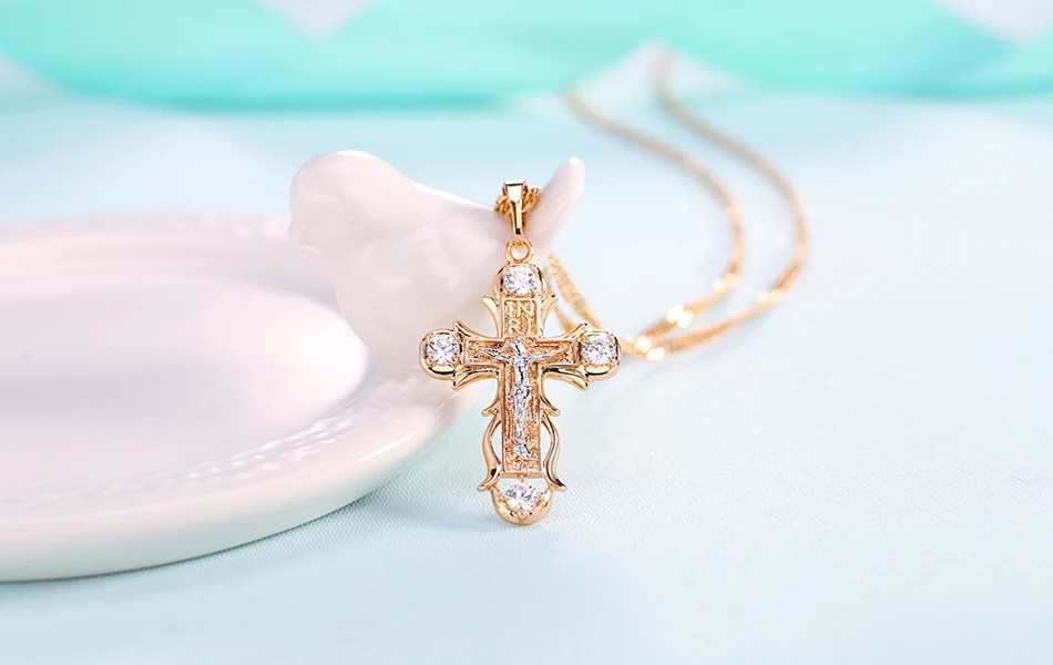 LADYCHIC Модные женские AAA циркон крест кулон золотой цвет Медь Кристалл Крест Иисуса Подвески ожерелье хип хоп ювелирные изделия LN1060
