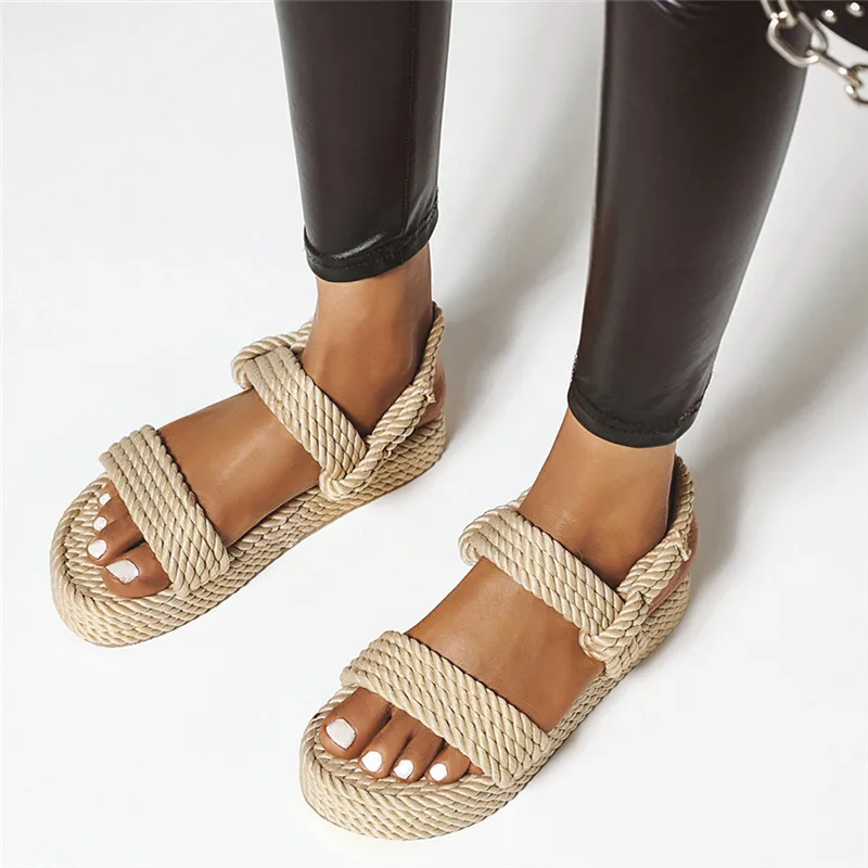 2021 Летние босоножки на плоской подошве женская пляжная обувь шнуровке вьетнамки